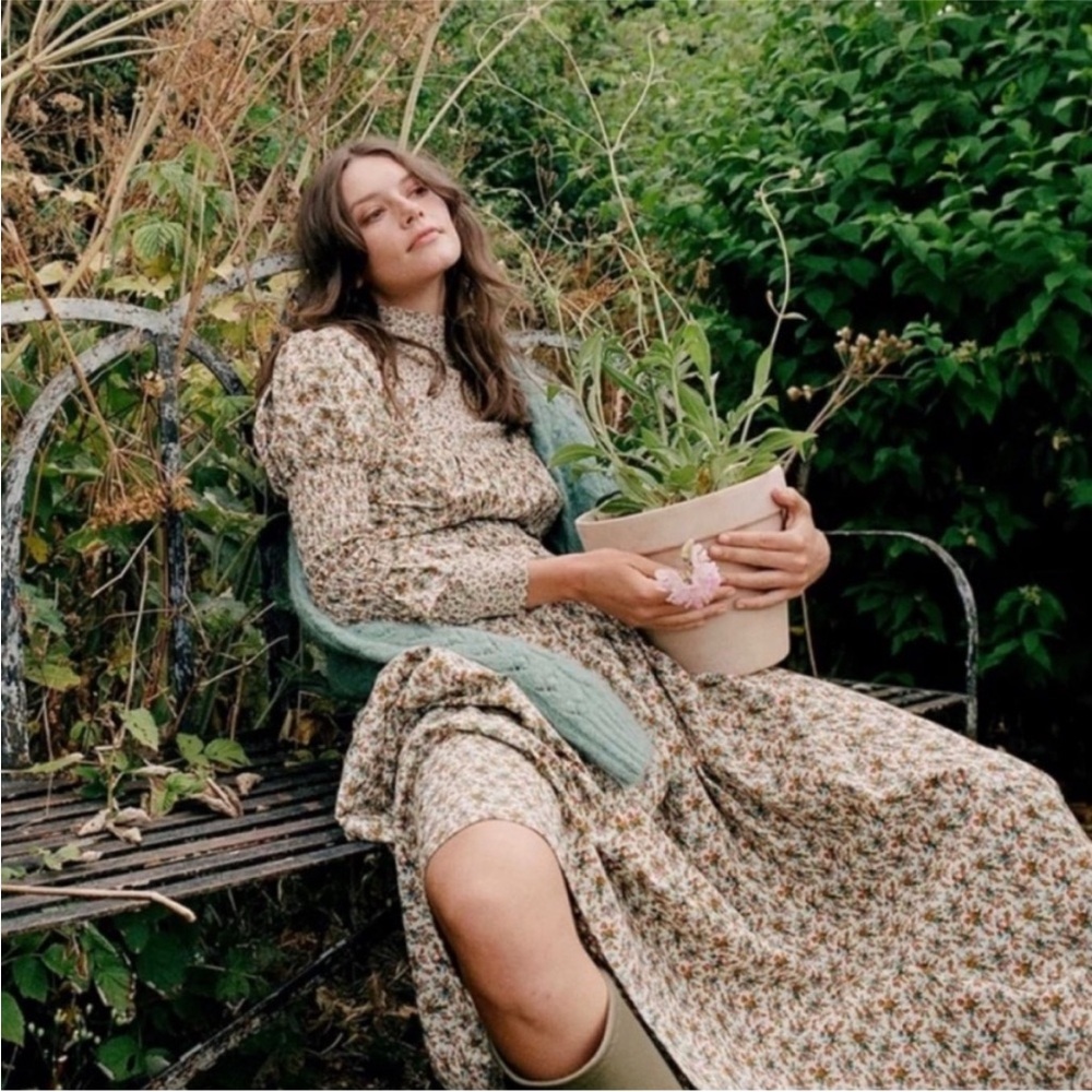 Doen Floral Long Sleeve Dress in Cream and Green